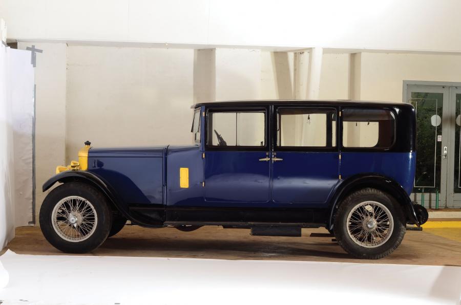  Daimler 25-85 Limousine 1926 года  (фото 10 из 14)